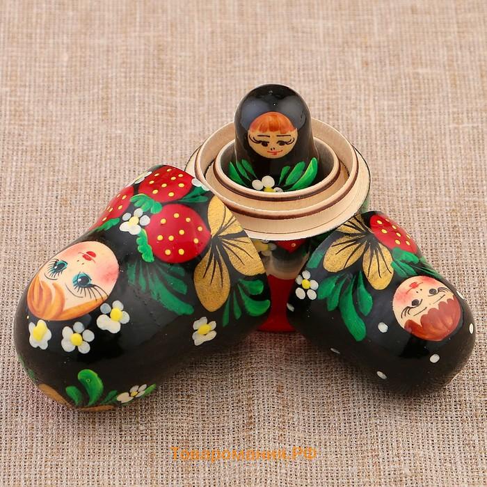Матрёшка дерево «Земляничка», чёрный платок, 3 кукольная, 10 см
