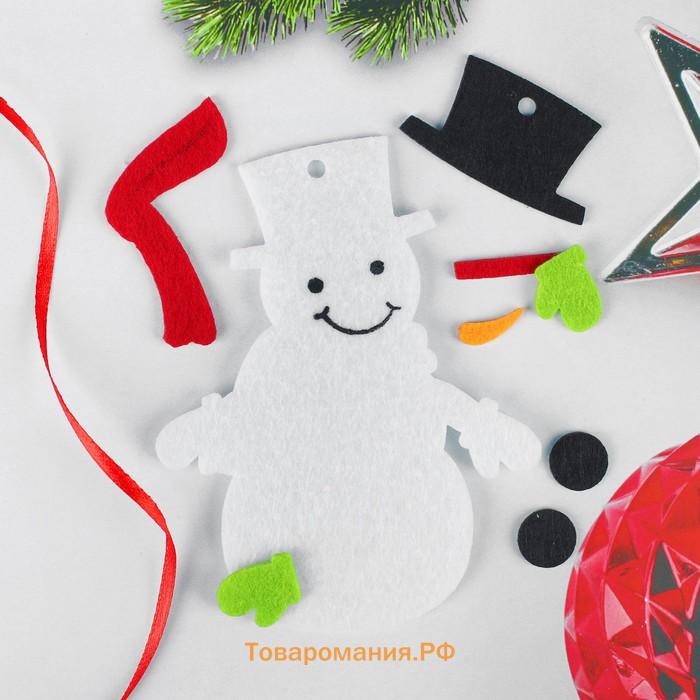 Ёлочная игрушка из фетра «Снеговичок в красном шарфике», своими руками