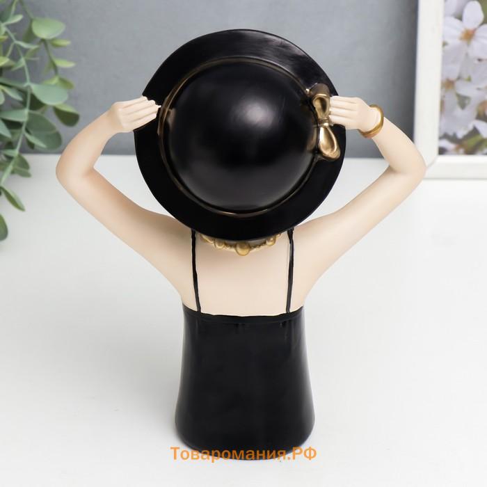 Сувенир полистоун "Девочка в чёрном платье и шляпке, с бусами" 23х9,5х18,5 см